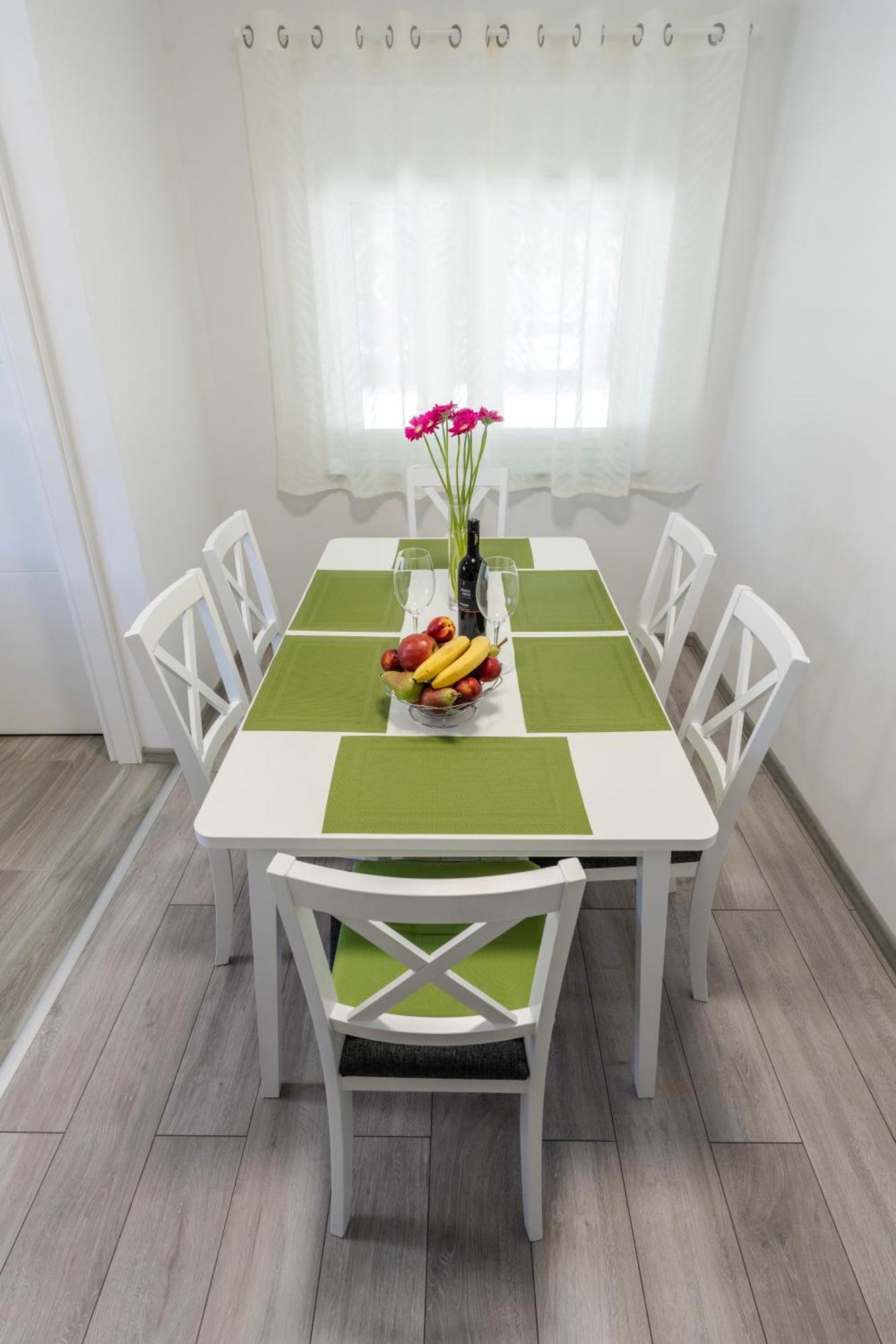 Lusi Apartment Otocac Bagian luar foto