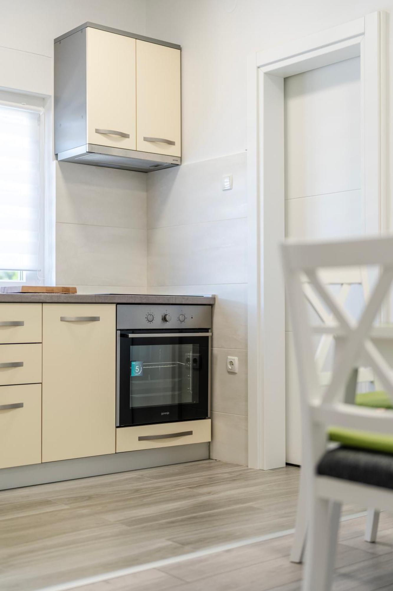 Lusi Apartment Otocac Bagian luar foto