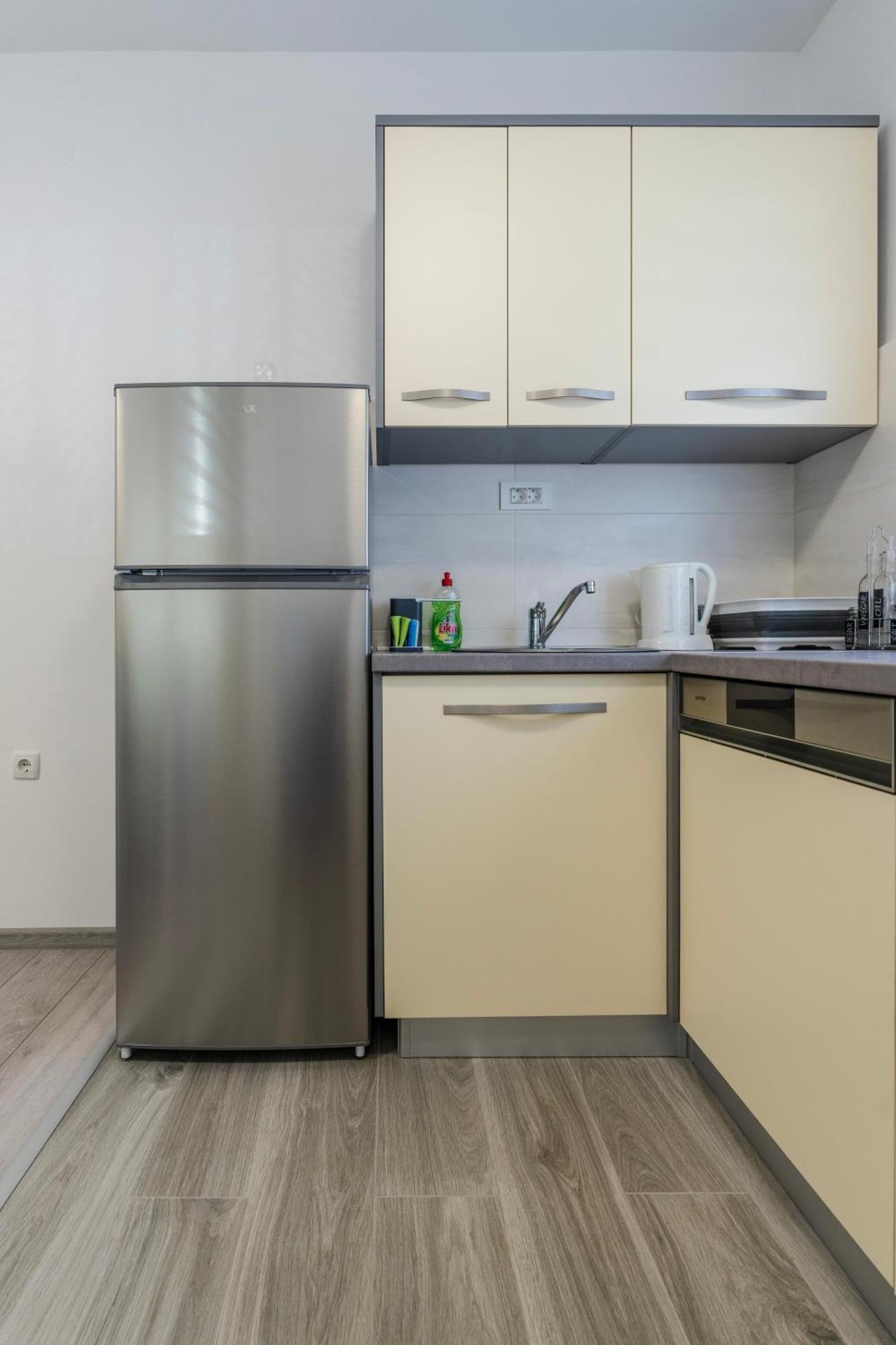 Lusi Apartment Otocac Bagian luar foto